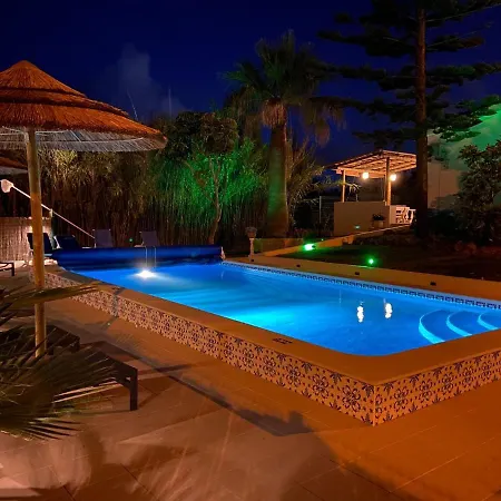 Βίλα Yvonne,private Pool,private Parking 1,7 Km From The Αλμπουφέιρα