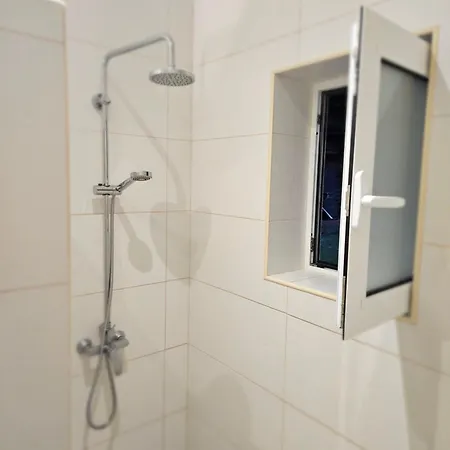 Yvonne,private Pool,private Parking 1,7 Km From The Beatch 别墅 *