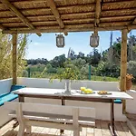 Вилла Yvonne,private Pool,private Parking 1,7 Km From The *
