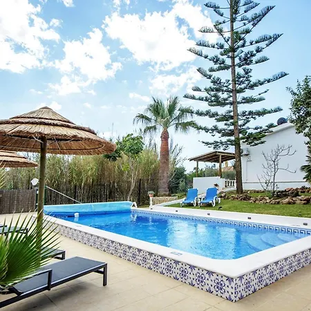 Yvonne,private Pool,private Parking 1,7 Km From The Villa
