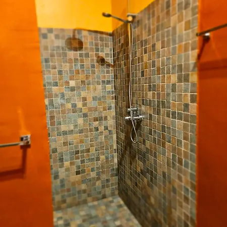 Villa Yvonne,private Pool,private Parking 1,7 Km From The Beatch Albufeira