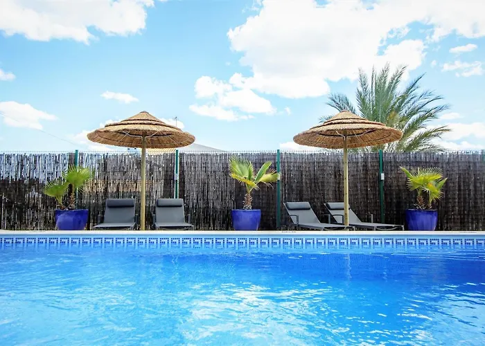 Villa Yvonne,private Pool,private Parking 1,7 Km From The *