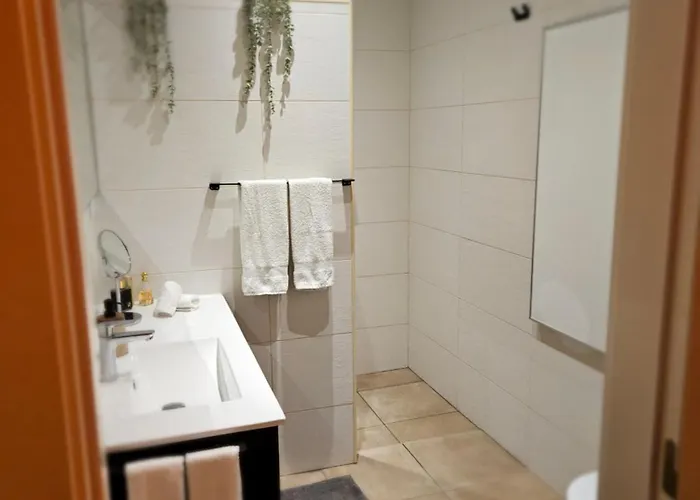 Villa Yvonne,private Pool,private Parking 1,7 Km From The